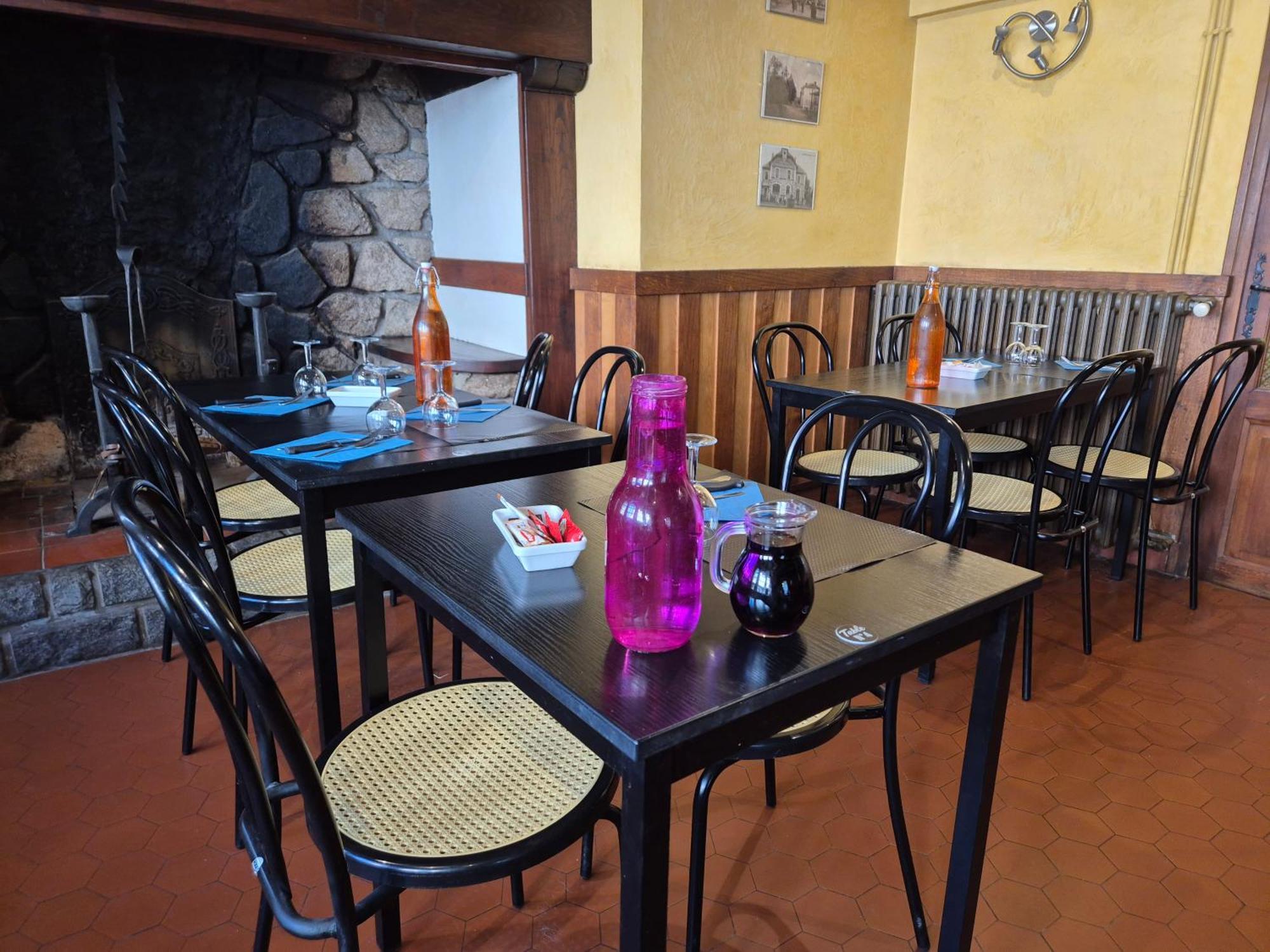 Logis Hotel Restaurant L'Oustal Naves  Zewnętrze zdjęcie