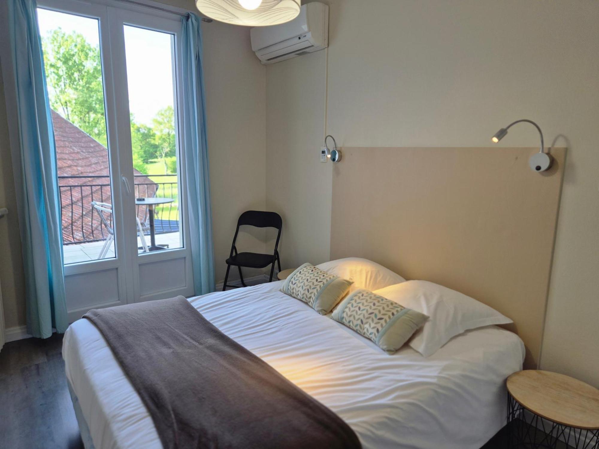 Logis Hotel Restaurant L'Oustal Naves  Zewnętrze zdjęcie