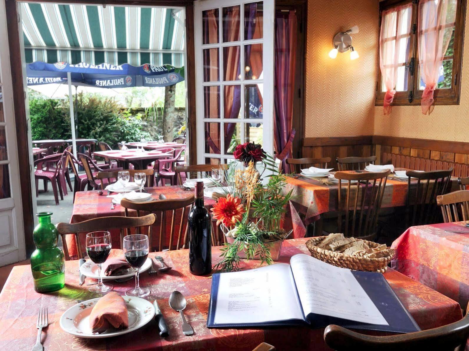 Logis Hotel Restaurant L'Oustal Naves  Zewnętrze zdjęcie